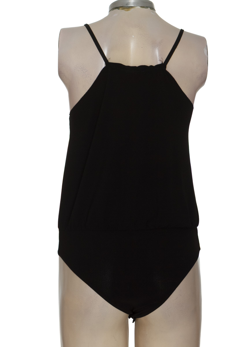 Top / Camiseta color Negro - Zara