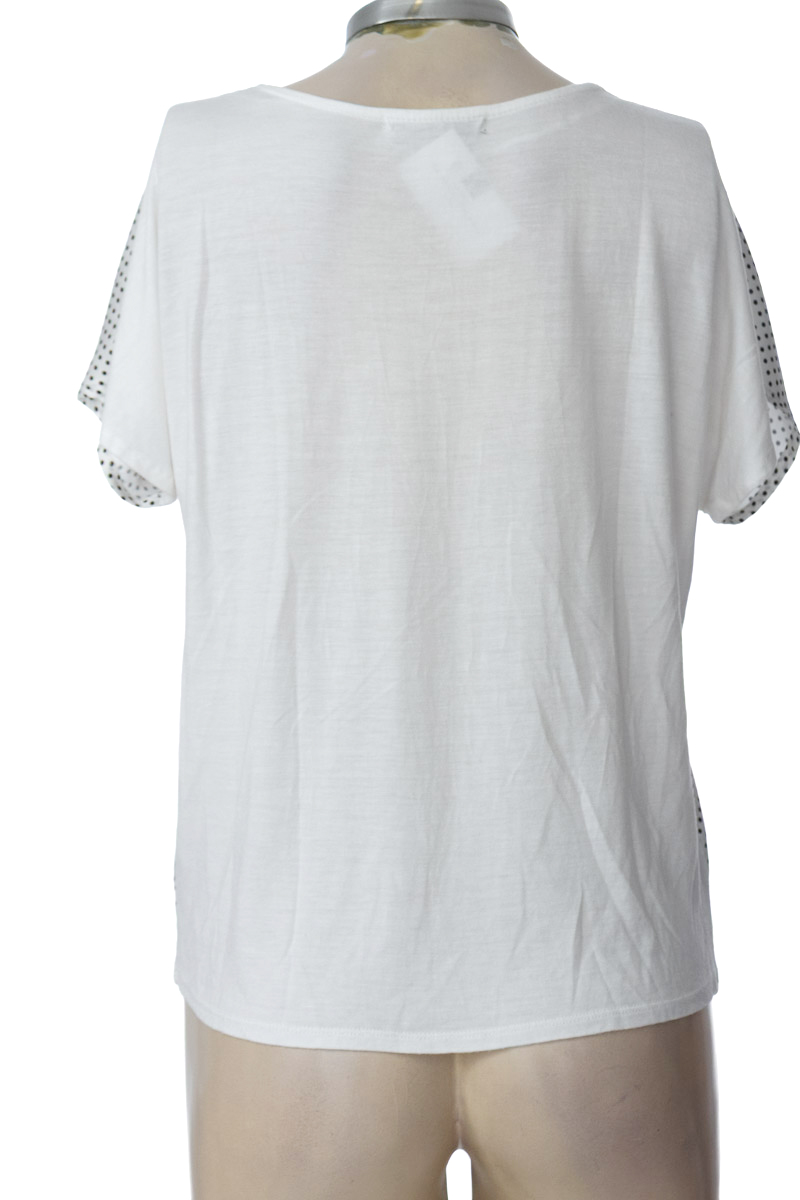 Top / Camiseta color Blanco - Basement