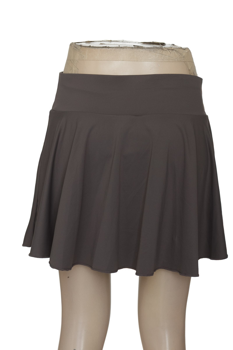 Ropa Deportiva / Salida de Baño color Gris - Closeando