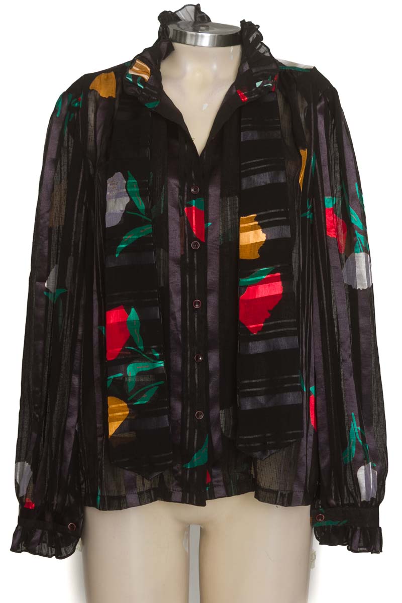 Blusa color Negro - Closeando