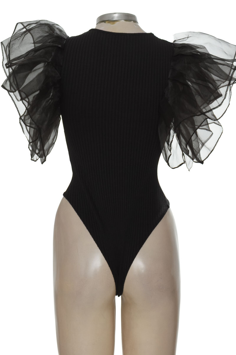 Top / Camiseta color Negro - Zara