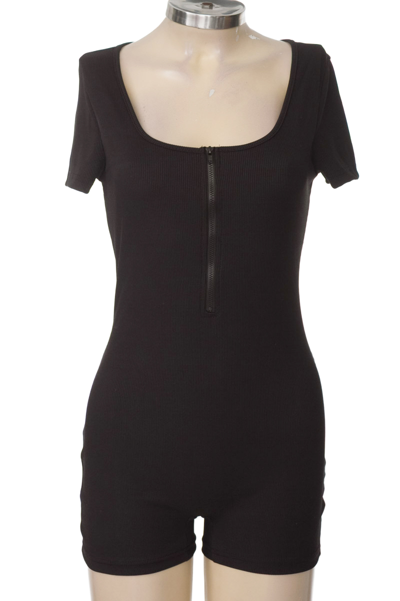 Ropa Deportiva / Salida de Baño color Negro - Closeando