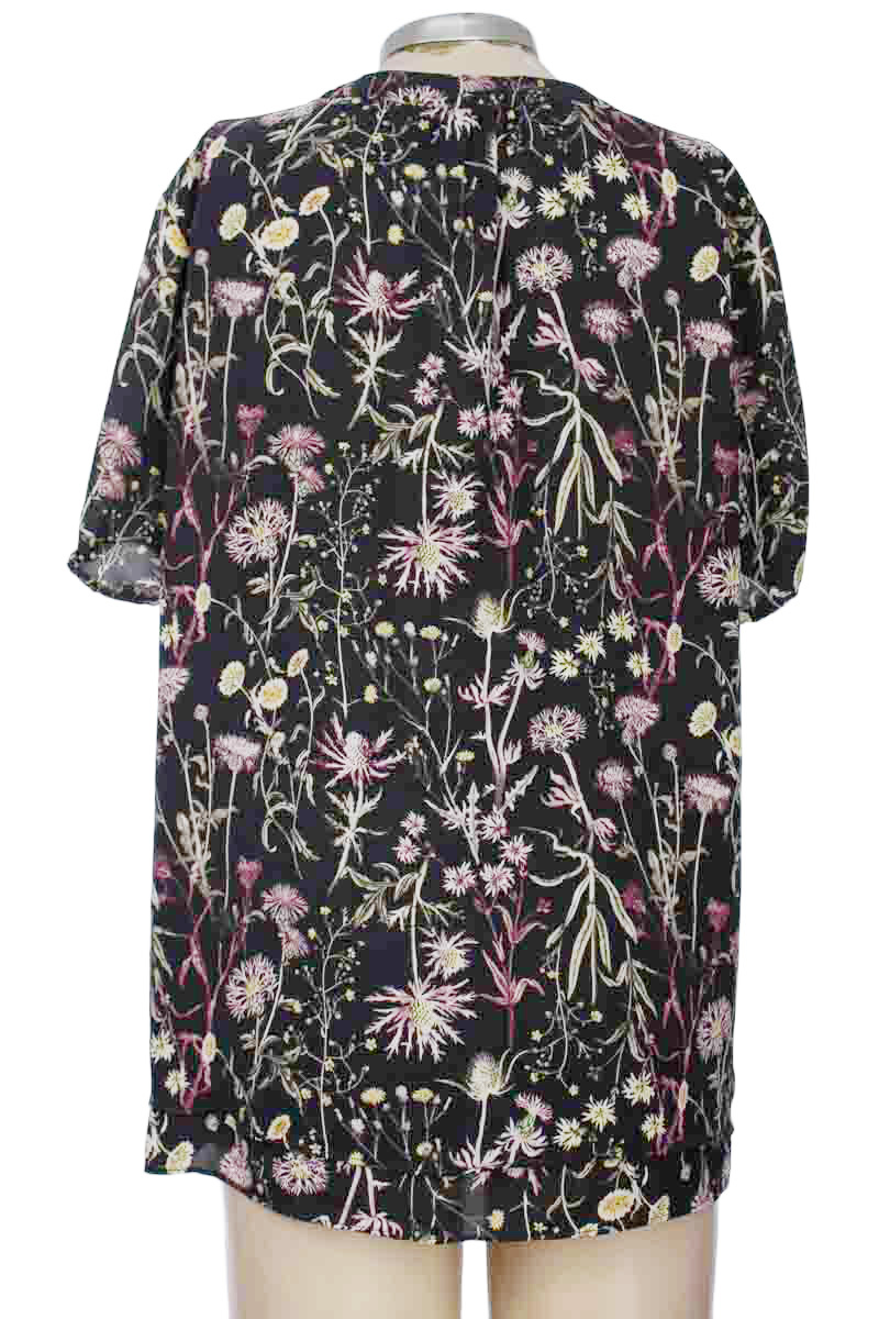 Blusa color Gris - Basement