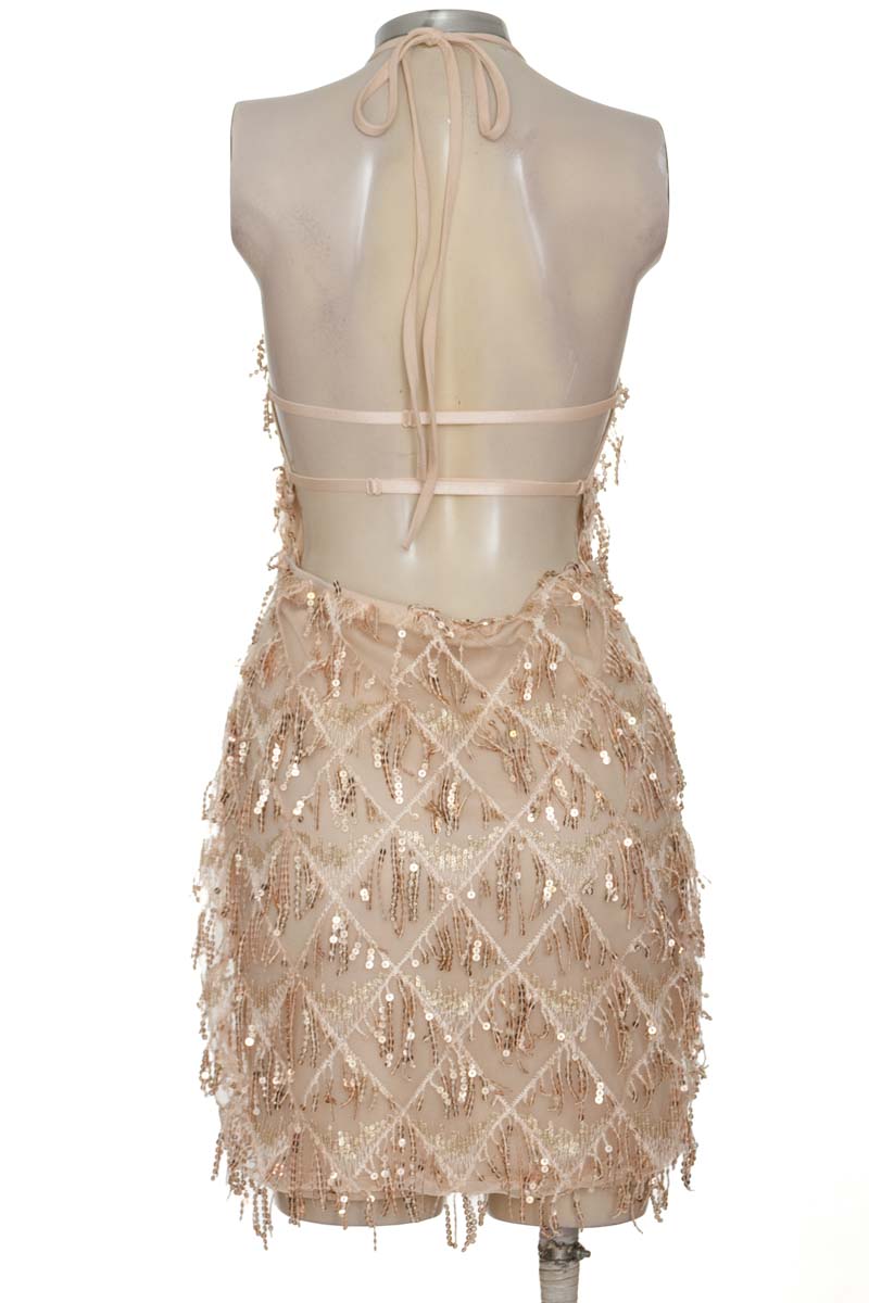 Vestido / Enterizo color Beige - Closeando