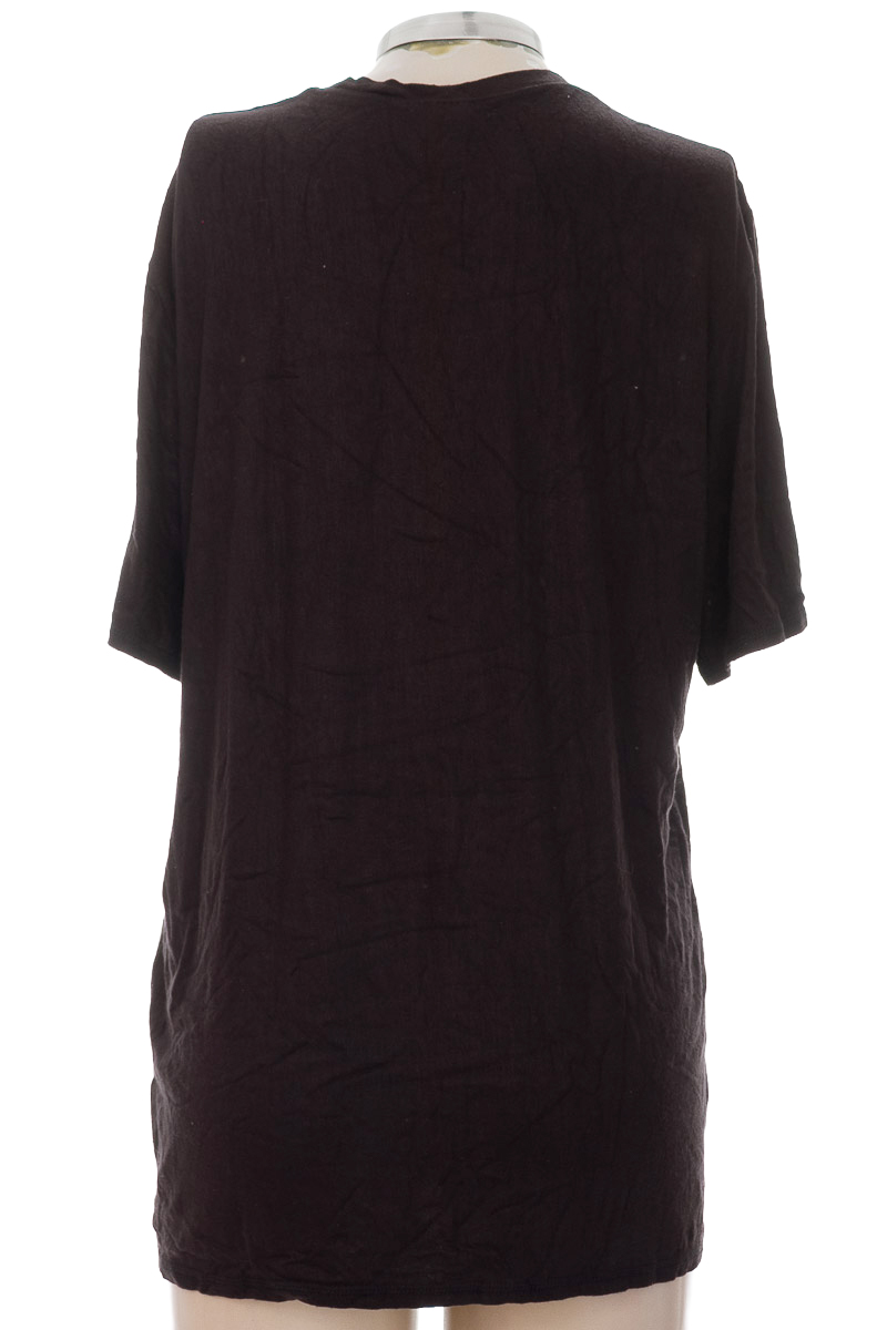 Ropa Deportiva / Salida de Baño color Negro - Yazo