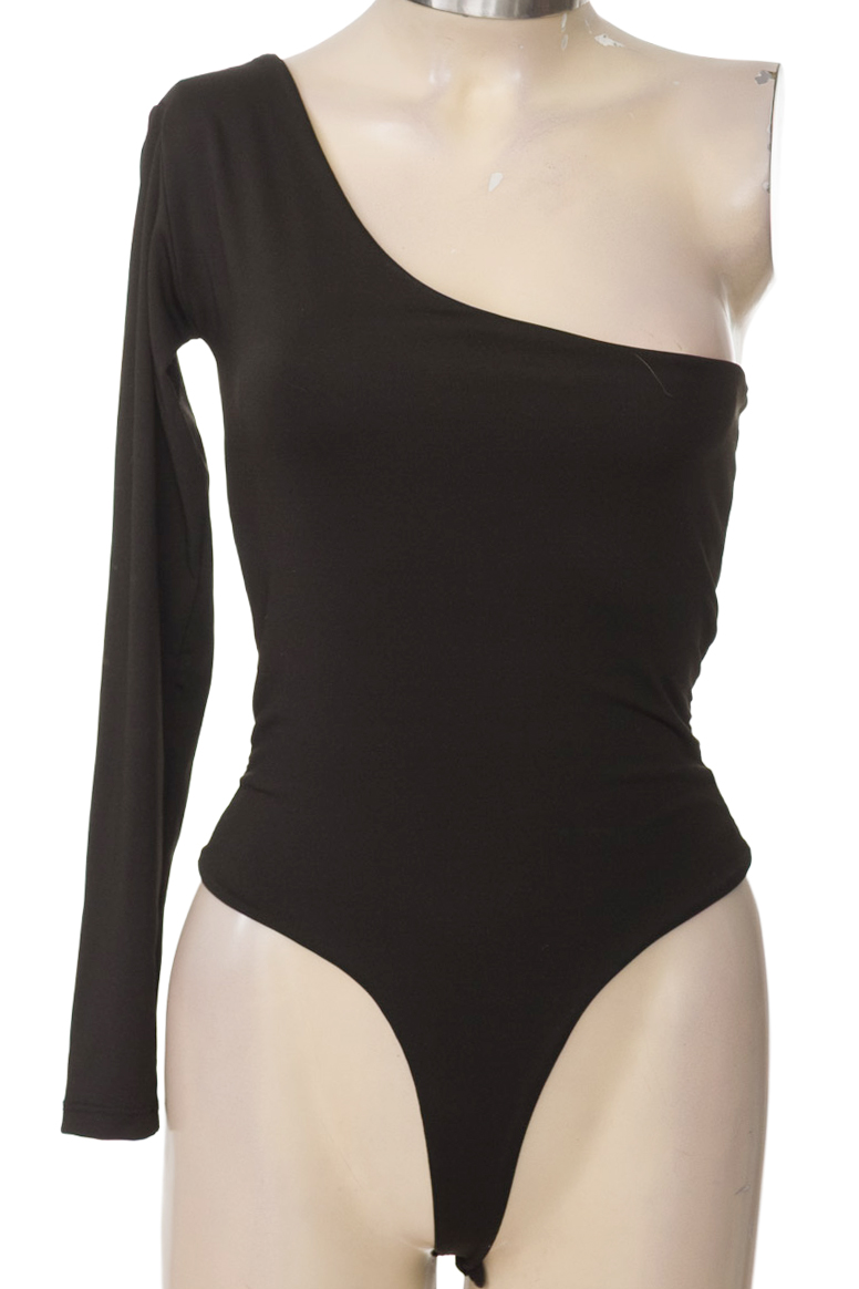 Top / Camiseta color Negro - Closeando