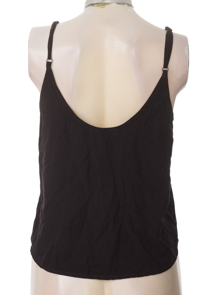 Top / Camiseta color Negro - Color Blue