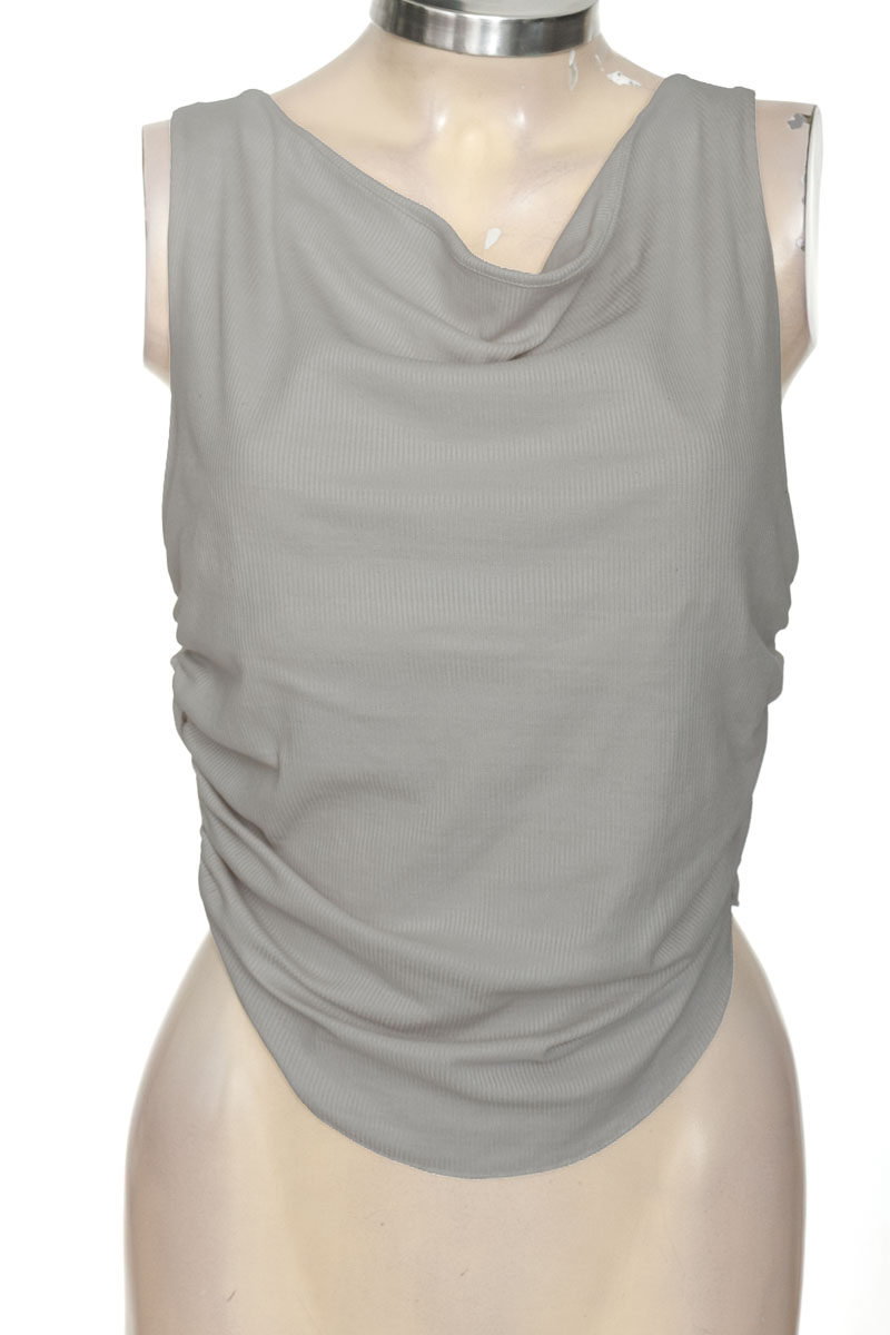 Top / Camiseta color Gris - Tennis