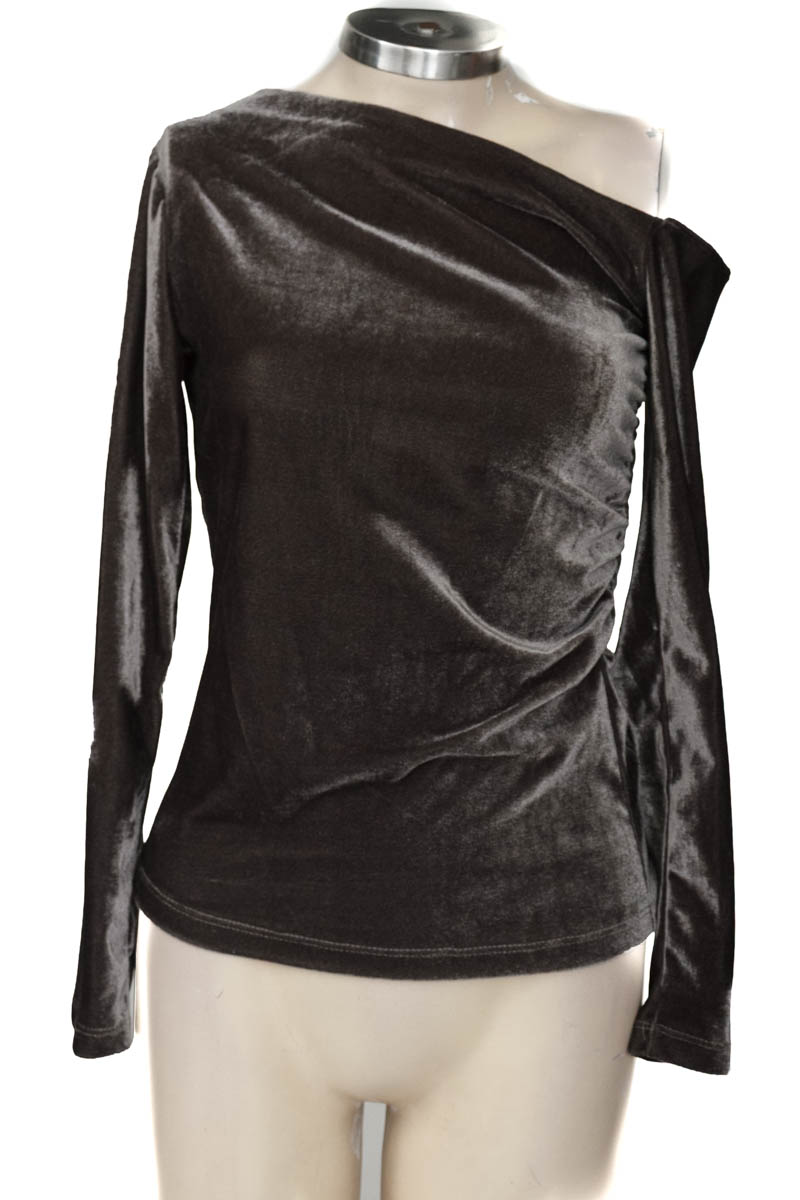 Blusa color Gris - Closeando
