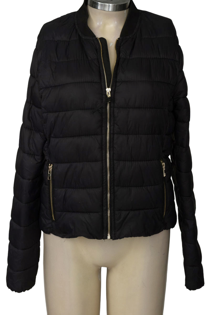 Chaqueta / Abrigo color Negro - Bershka