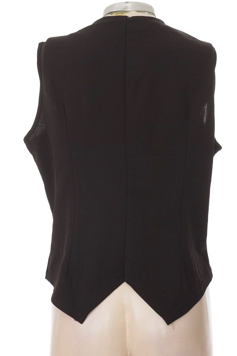 Blusa color Negro - Closeando