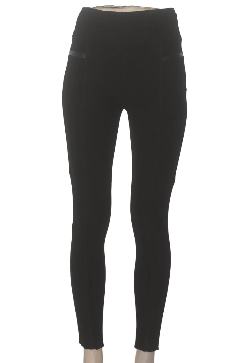 Pantalones color Negro - M&R