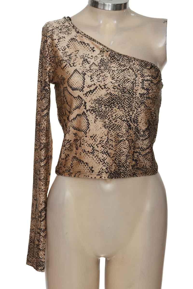 Top / Camiseta color Beige - Ostu