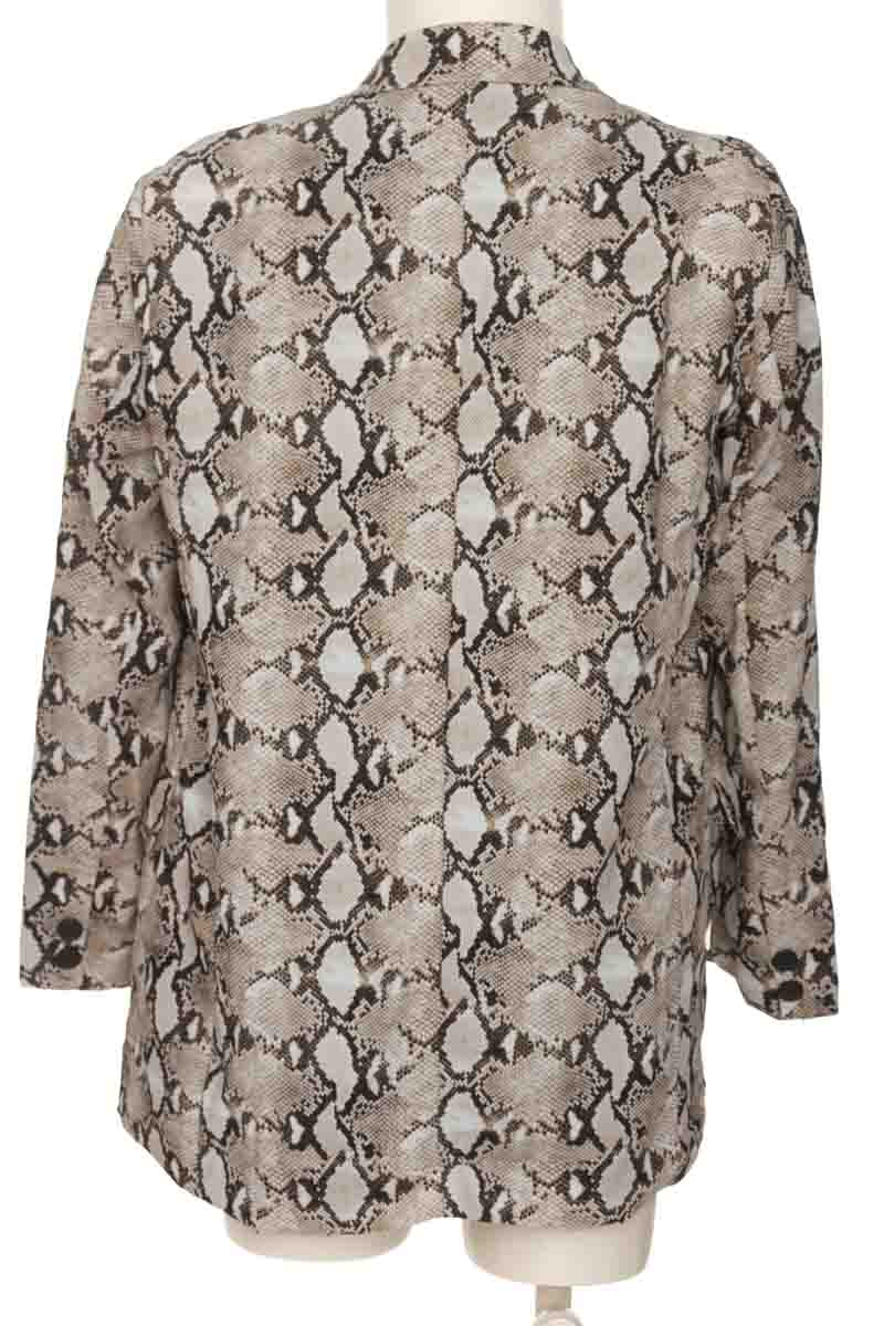 Chaqueta / Abrigo color Beige - Closeando