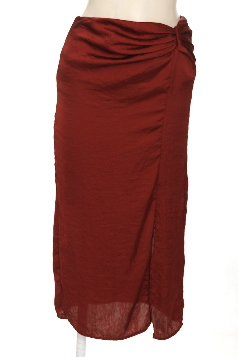 Falda color Vinotinto - Zara