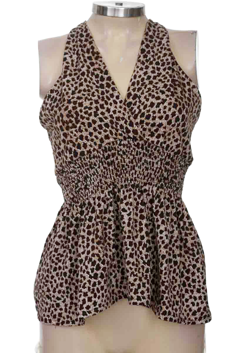 Top / Camiseta color Café - Closeando