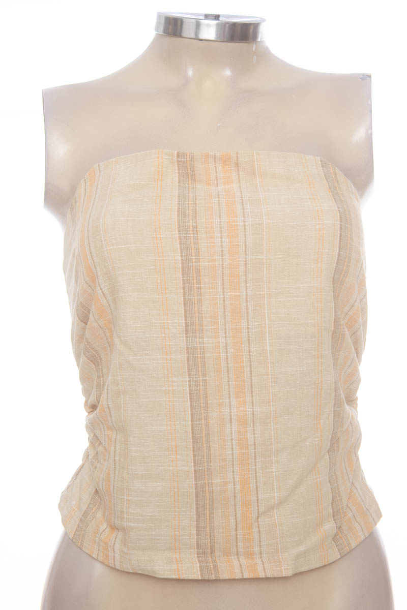 Top / Camiseta color Café - Divided by H&M