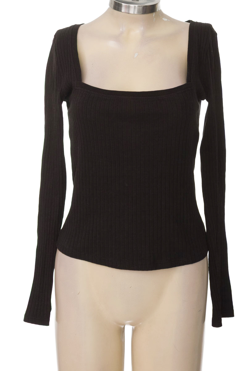 Top / Camiseta color Negro - Zara