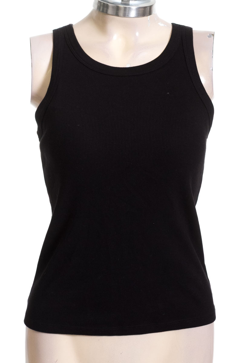 Top / Camiseta color Negro - Closeando
