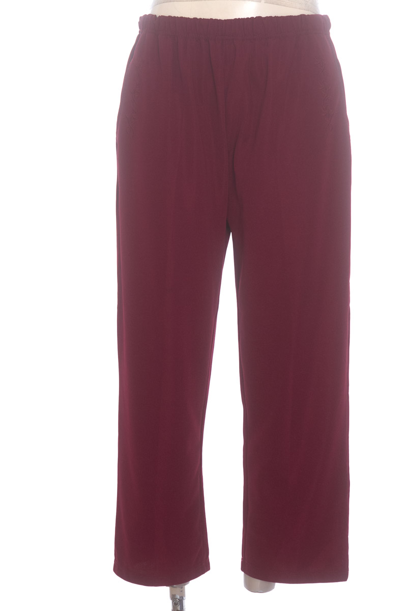 Pantalones color Vinotinto - Closeando