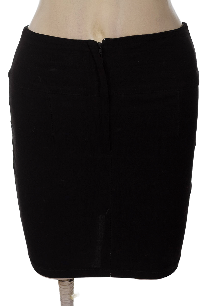 Falda color Negro - Closeando