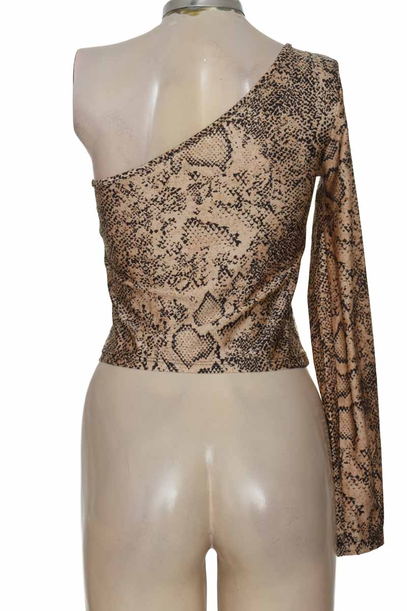 Top / Camiseta color Beige - Ostu