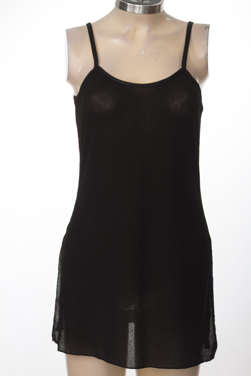 Top / Camiseta color Negro - Closeando