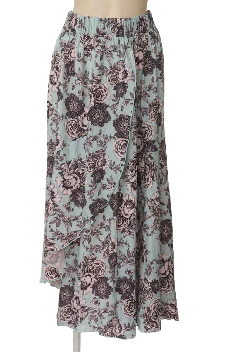 Falda color Aguamarina - Closeando