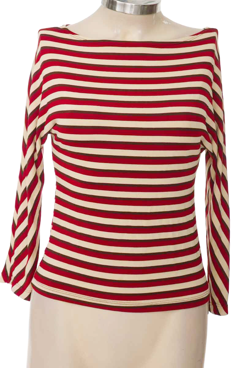 Top / Camiseta color Rojo - Closeando