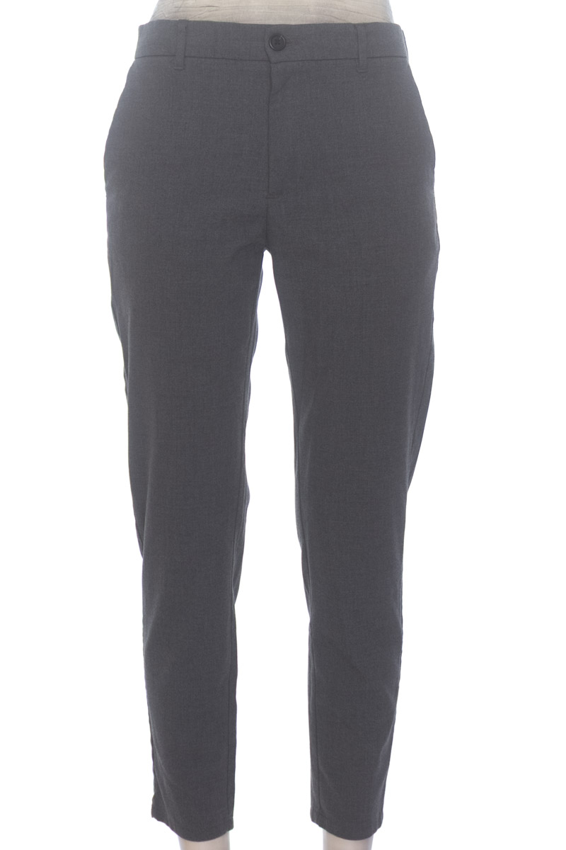 Pantalón color Gris - Bershka
