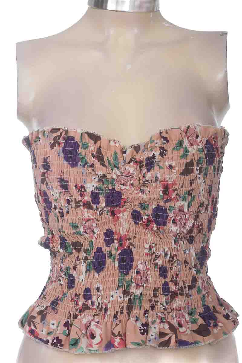 Top / Camiseta color Rosado - Closeando