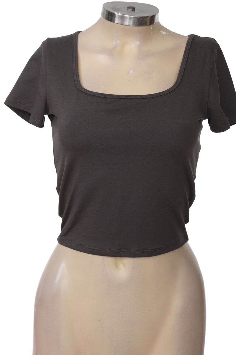 Top / Camiseta color Gris - Hollister