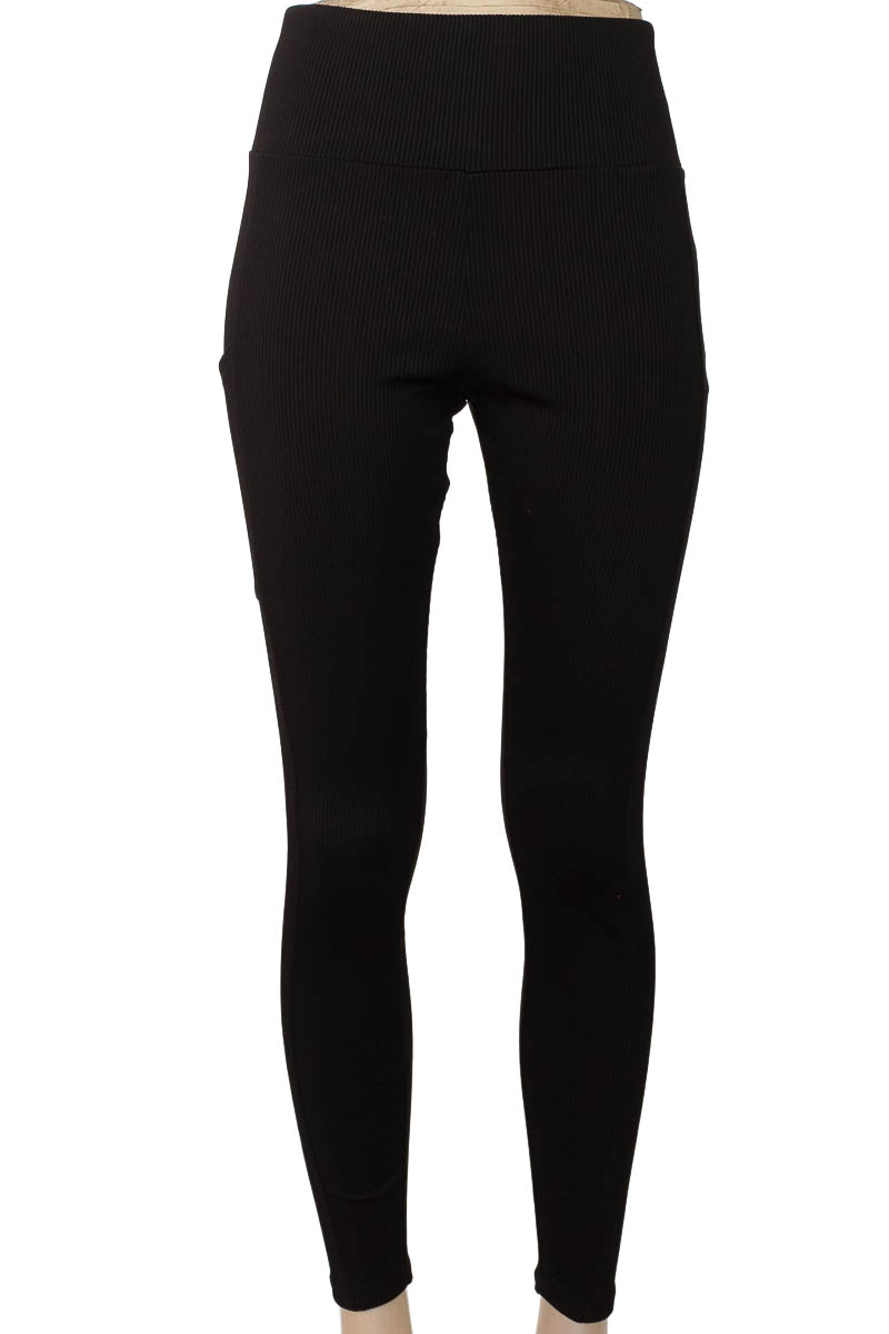 Ropa Deportiva / Salida de Baño color Negro - Divided by H&M