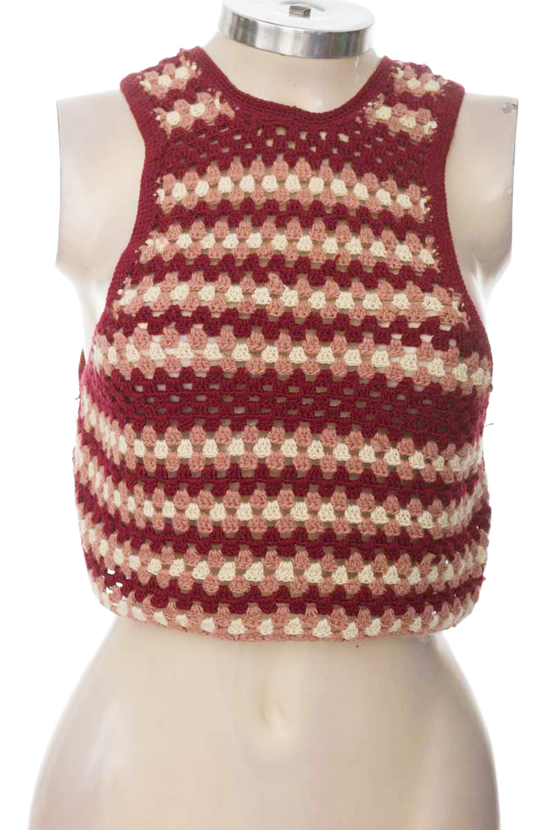 Top / Camiseta color Vinotinto - Closeando