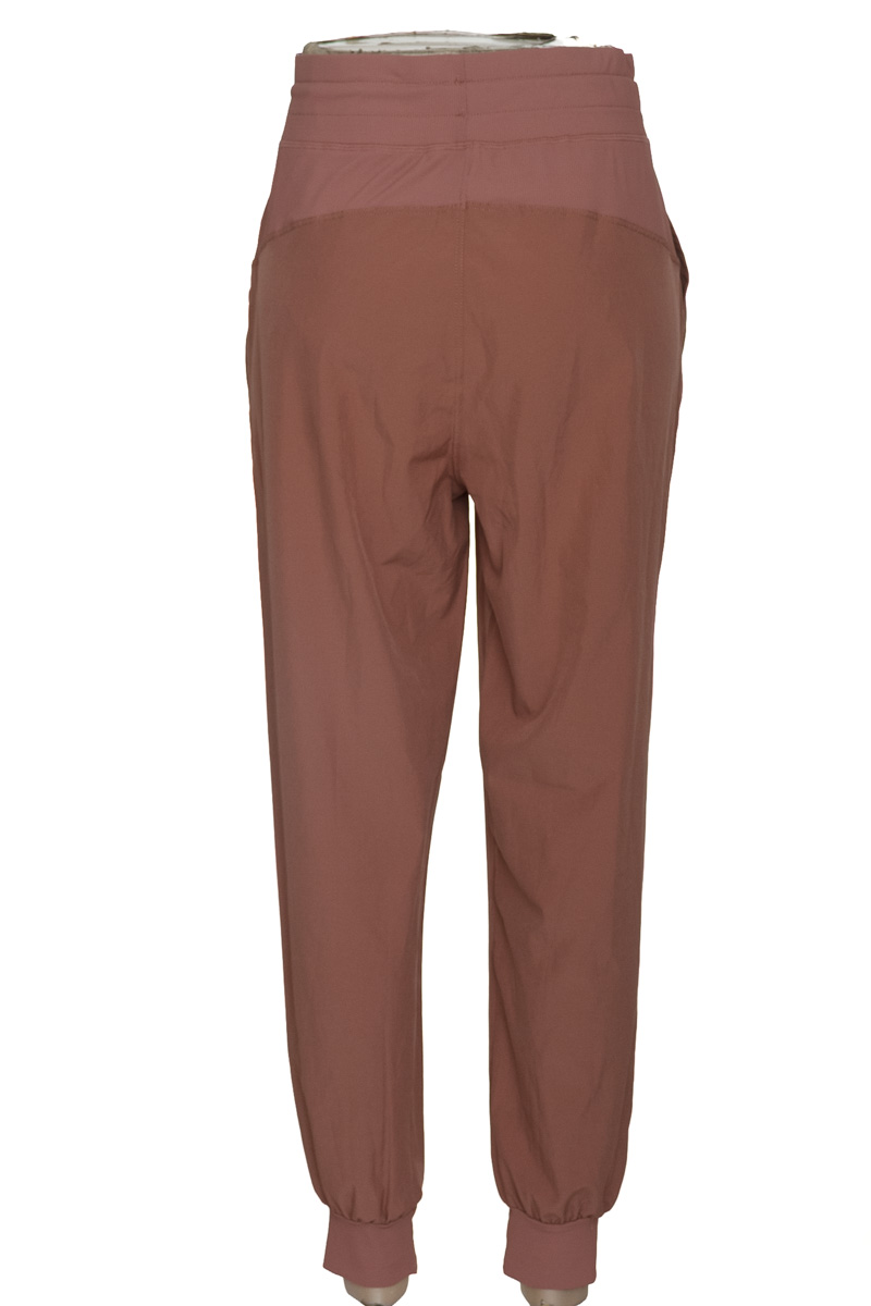 Ropa Deportiva / Salida de Baño color Rosado - Closeando