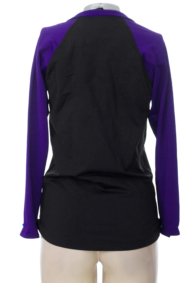 Ropa Deportiva / Salida de Baño color Morado - Closeando