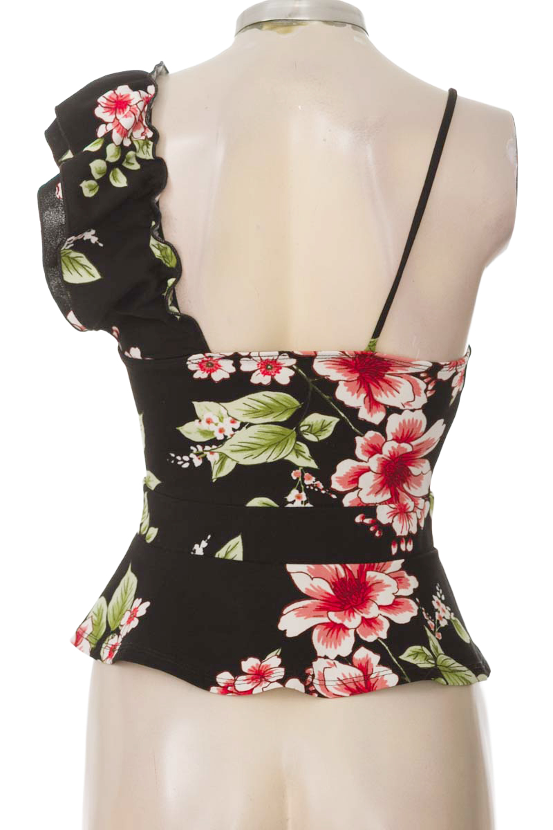 Top / Camiseta color Negro - Petalo