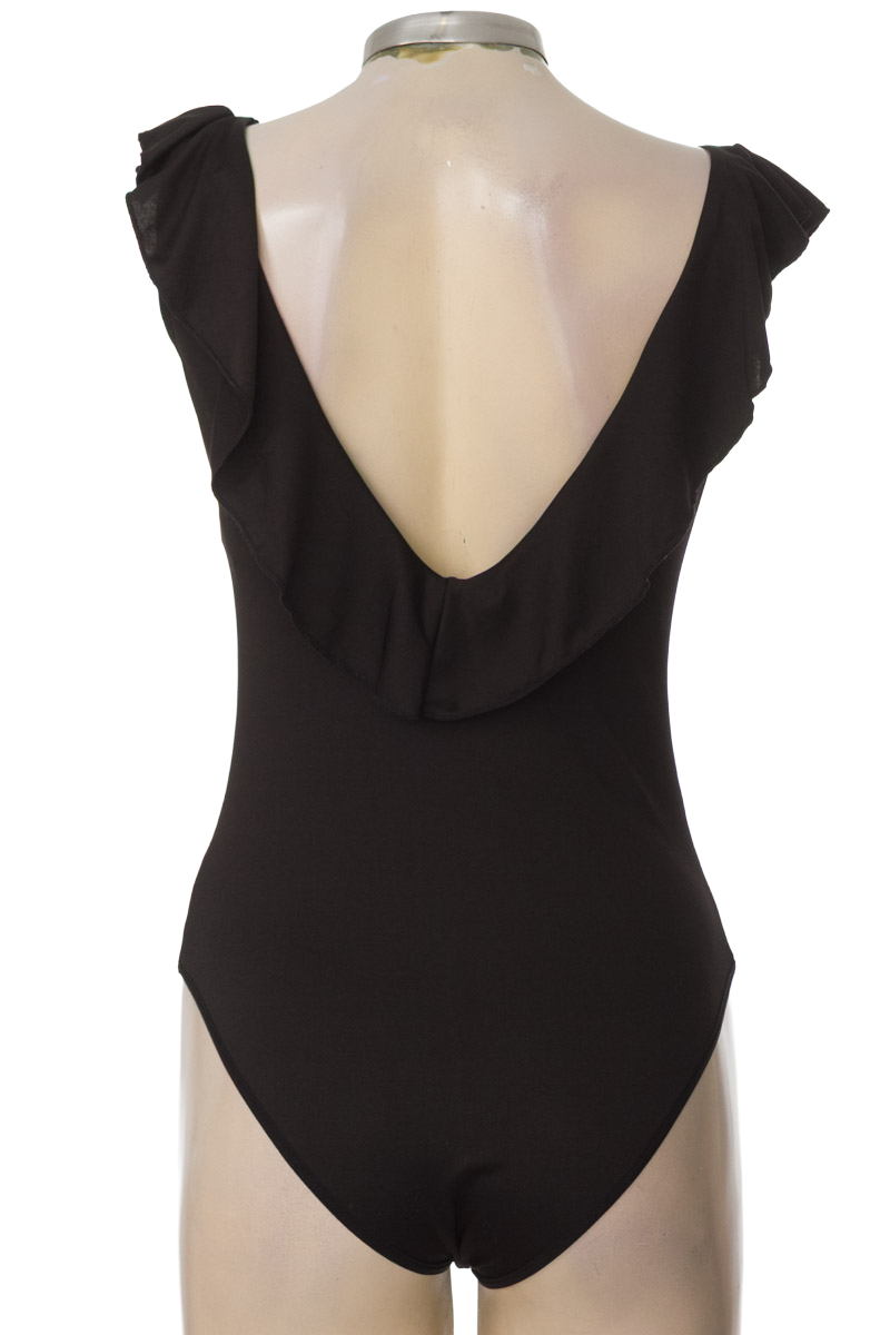 Top / Camiseta color Negro - Pacifika