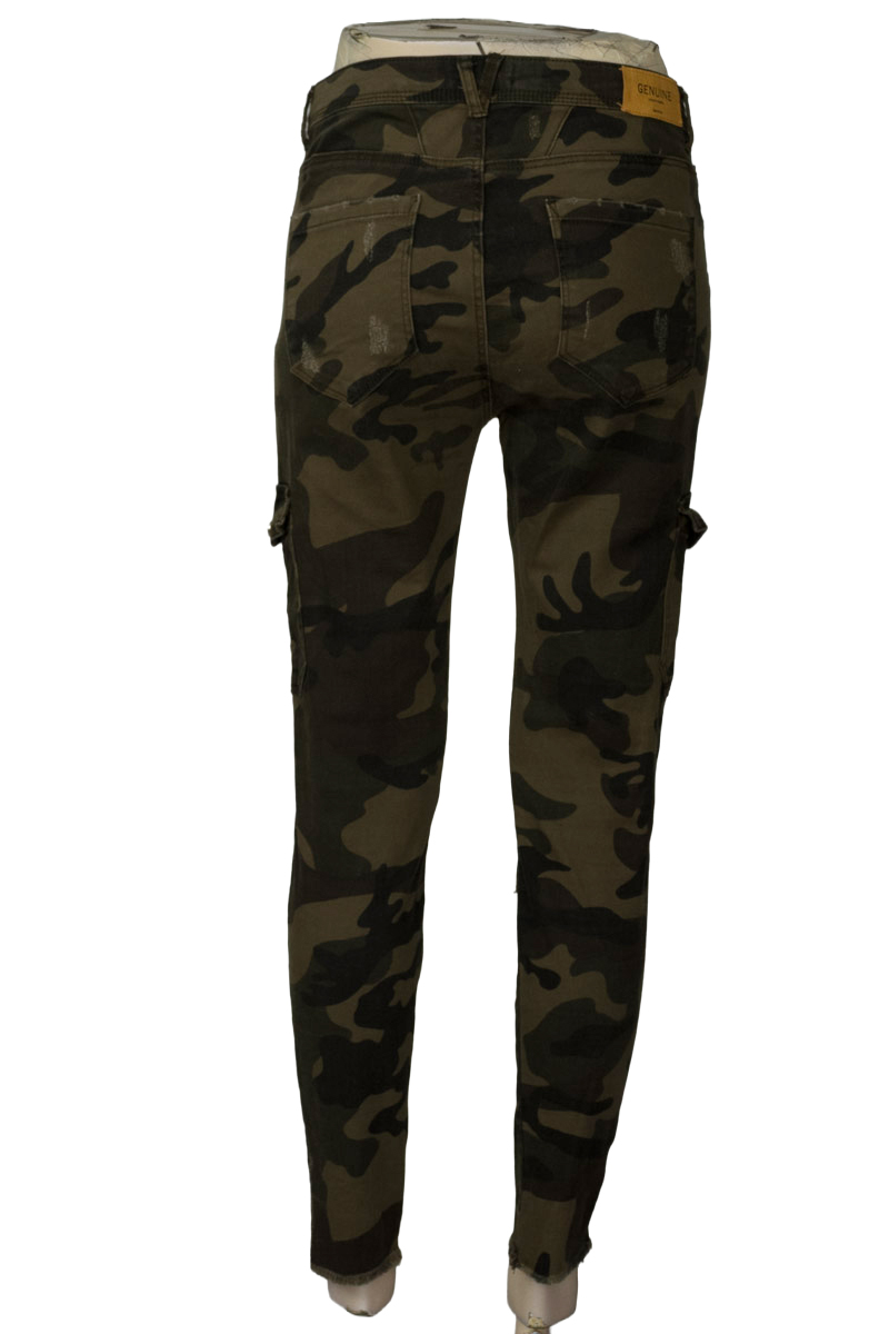 Pantalones color Verde - Bershka