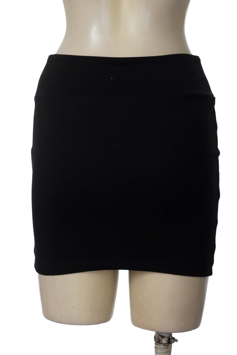 Falda color Negro - Stradivarius