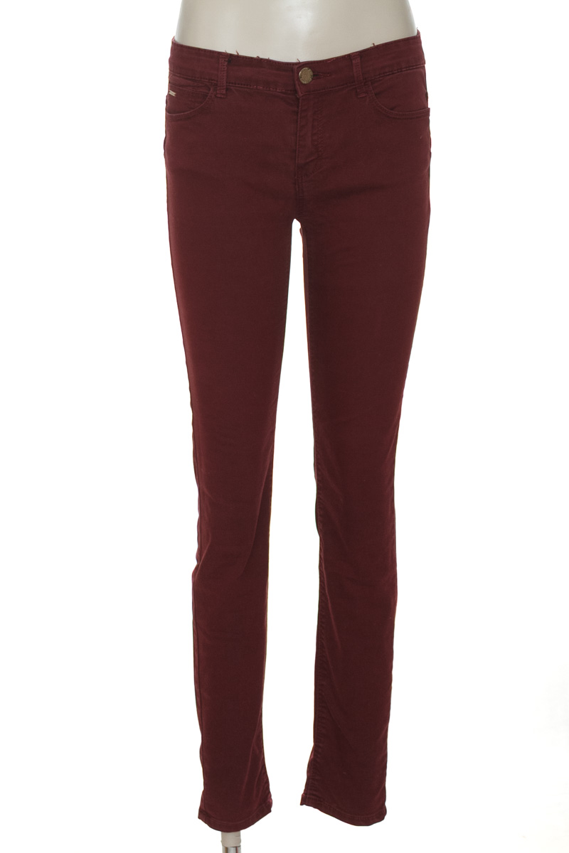 Pantalones color Vinotinto - Stradivarius