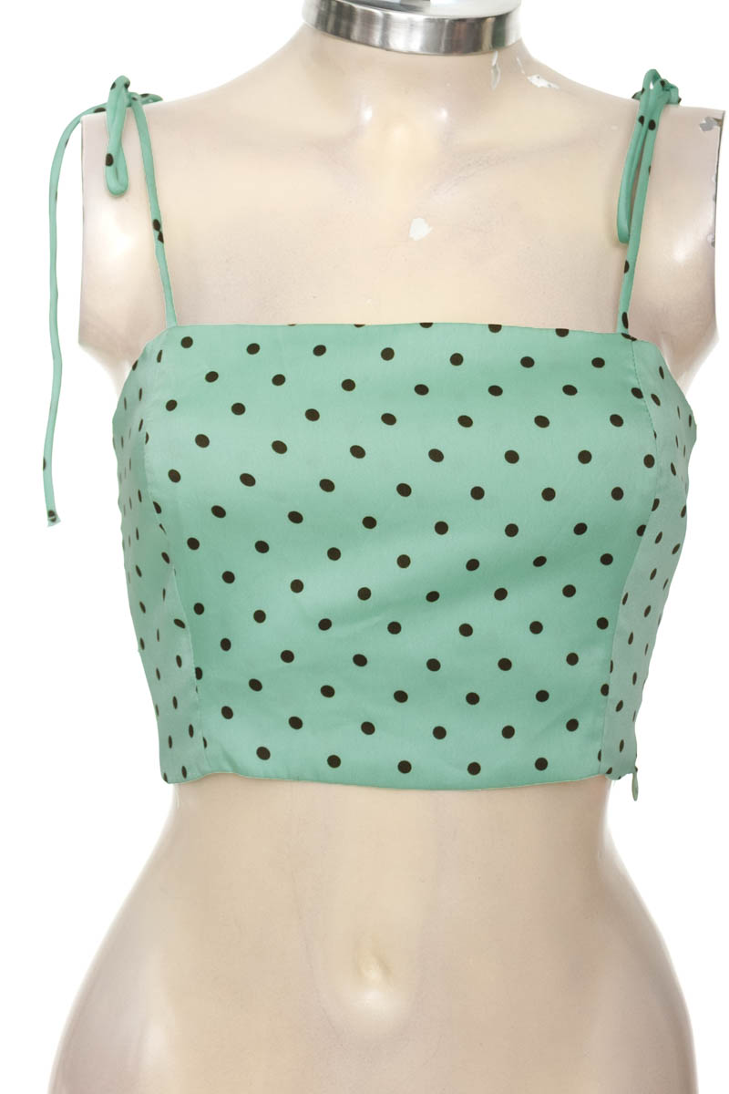 Top / Camiseta color Verde - Zara