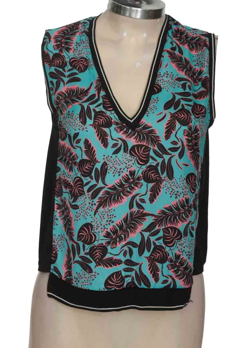 Top / Camiseta color Verde - Zara