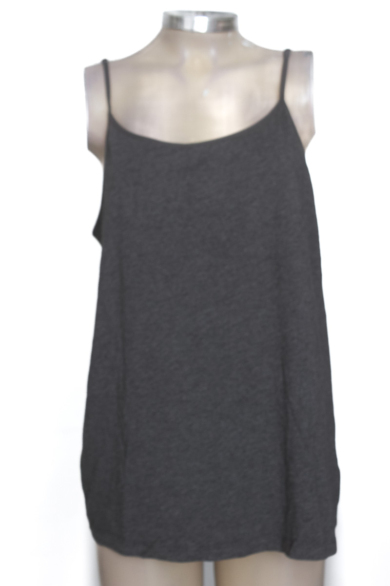 Top / Camiseta color Gris - Time And Tru