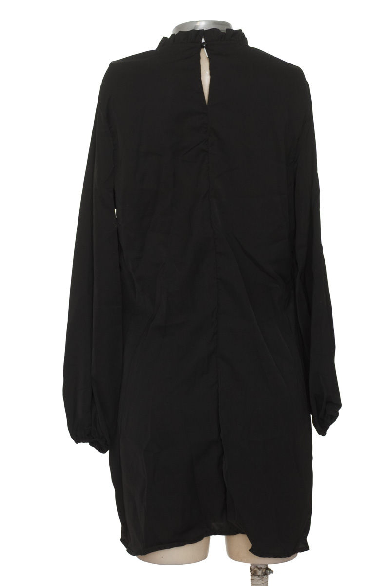 Vestido / Enterizo color Negro - Closeando